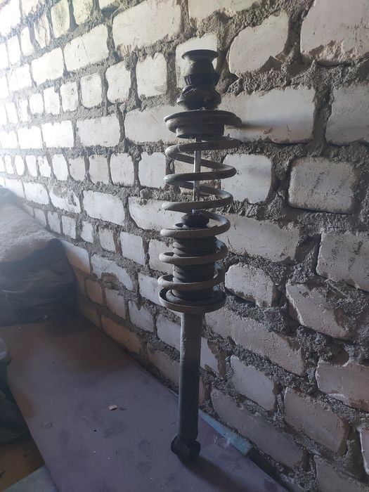 Продам стойки на джету