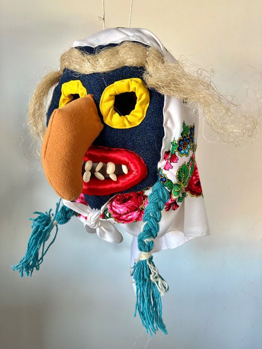 Măști de anul nou/Masca de anul nou/Babute