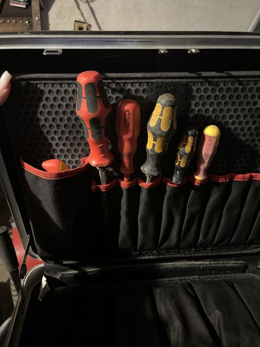 куфар с инструменти