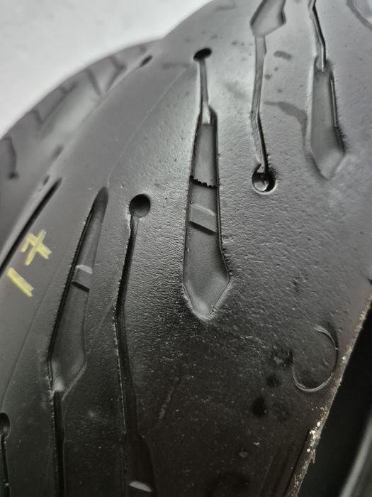 Set anvelope moto 110 70 17 cu 150 60 17 Michelin road 5 dot 2021