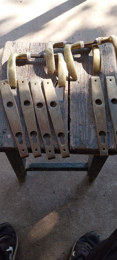 Месингови дръжки четири комплекта.
