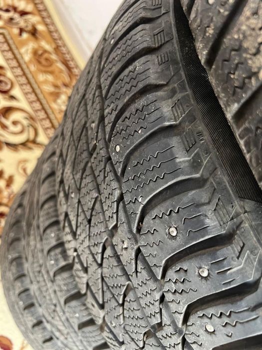 Колесо зимние шипованные