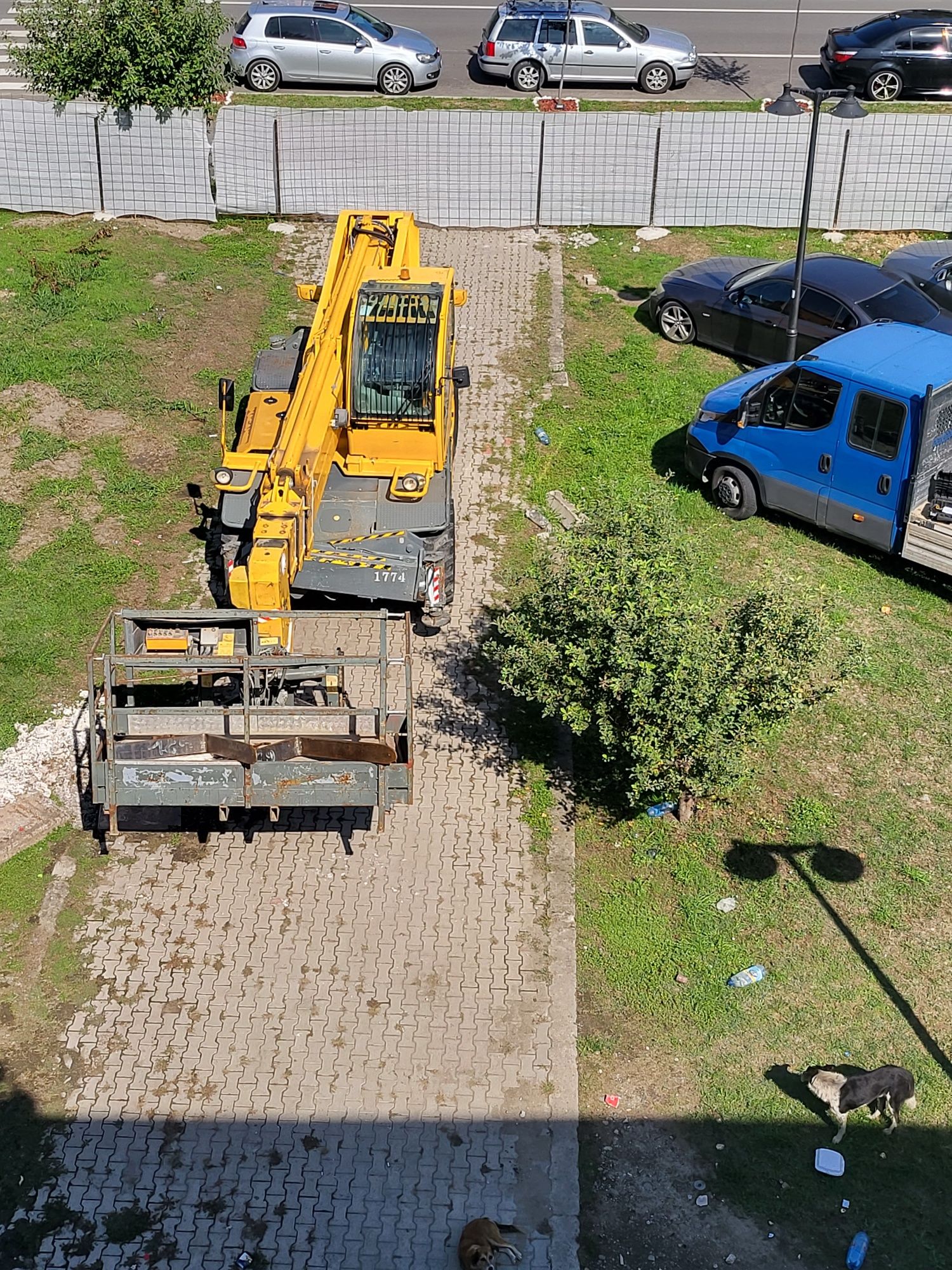 Inchiriez stivuitor,Macara telescopica Rotativă,Manitou