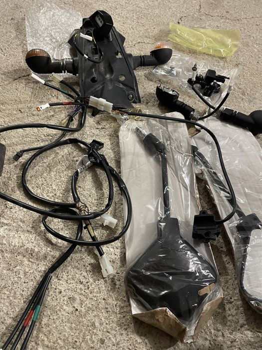 Огледала и мигачи за Husqvarba fe