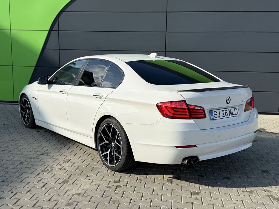 BMW Seria 5/ 520 / F10 / An2012/DISTRIBUTIE NOUA/ALB/SCHIMB/camion