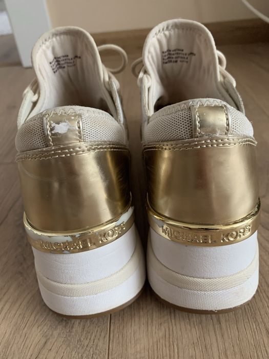 Дамски обувки