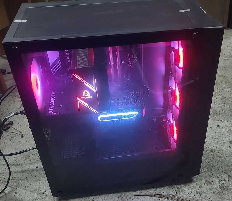 Unitate Gaming cu Ryzen 5 7600, 32 GB DDR5 6000 MHz, RTX 4070 de 12 GB