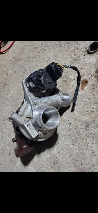 Vând turbina și injectoare ford 2 l 170 150 cp