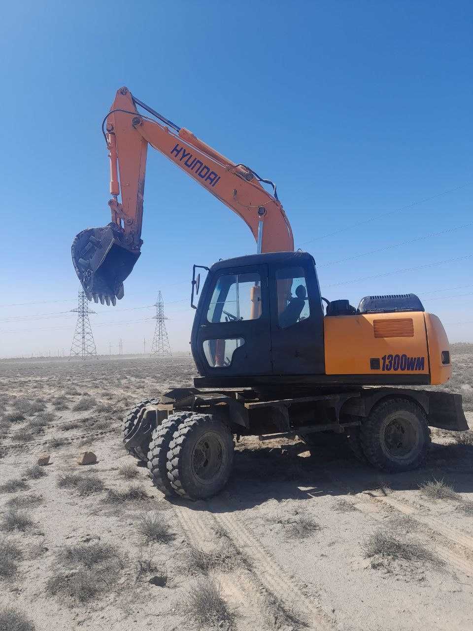 Ekskovator Hyundai Sotiladi yili 2003