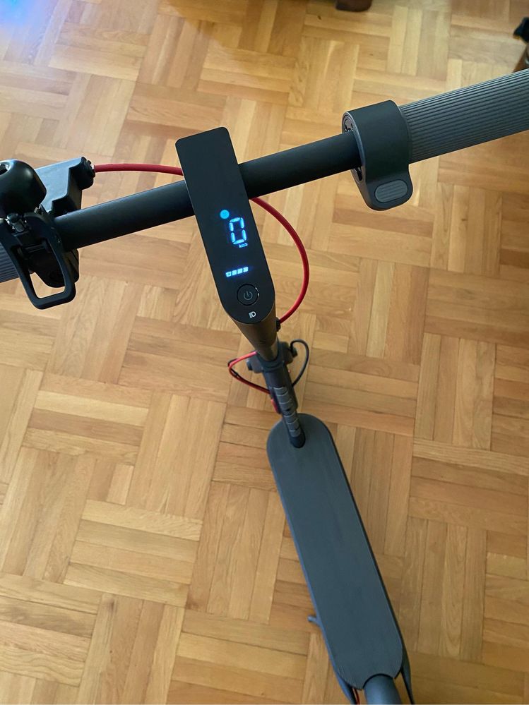 Електрическа тротинетка Xiaomi Electric Scooter 4