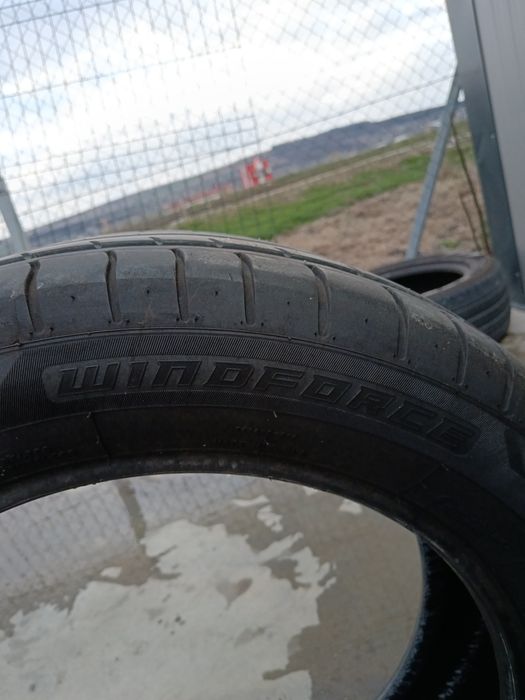 Vând set anvelope vara 235/55 R18