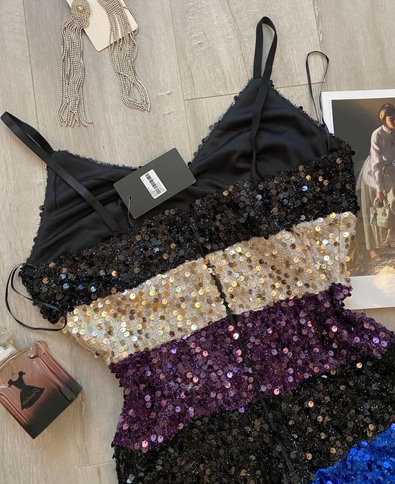 Къса рокля с пайети в различни цветове Forever21