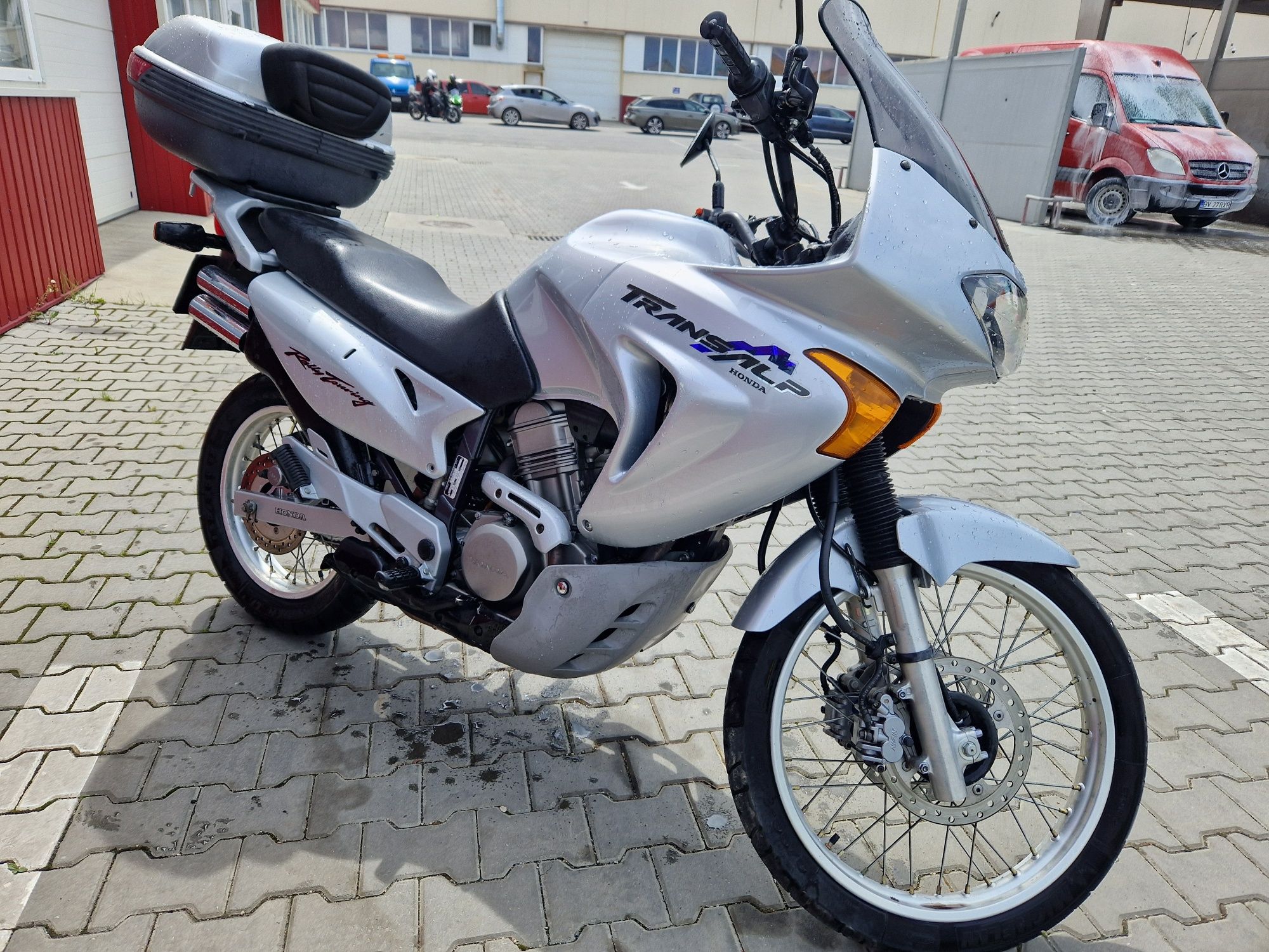 Vând/schimb cu vn800 Honda translp 650 2001