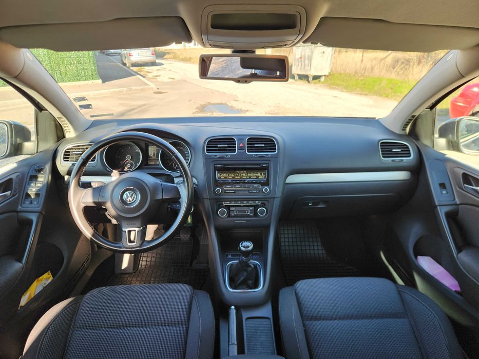 Продавам VW Golf 1.6 TDI