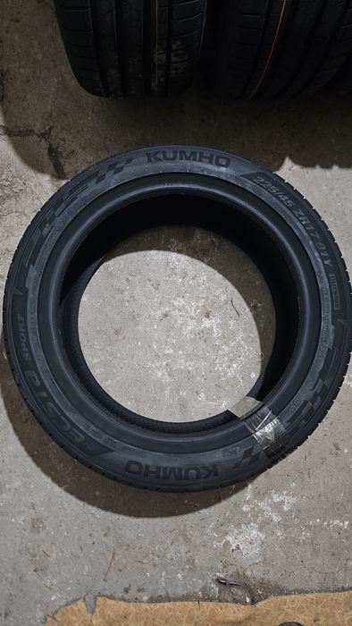 Чисто нови гуми Kumho 225/45/17
