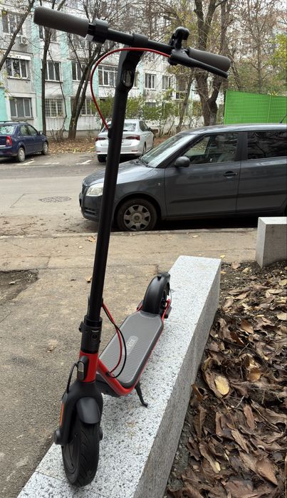 Trotinetă Electrică Ninebot D38E - Stare ca nouă - 100% Baterie