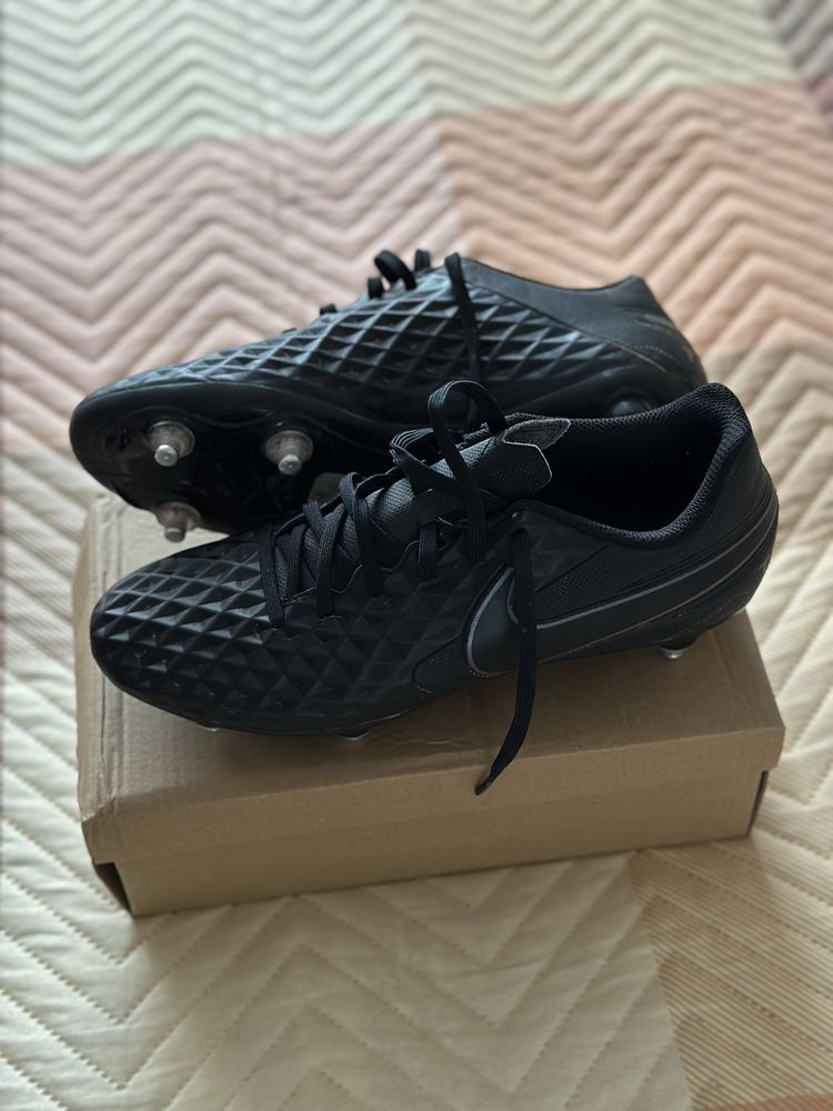 Butonki nike tempo