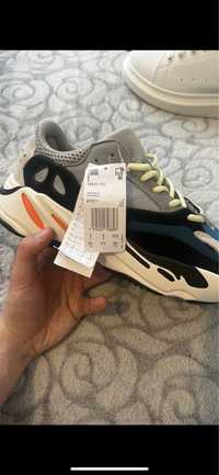 Yeezy 700.