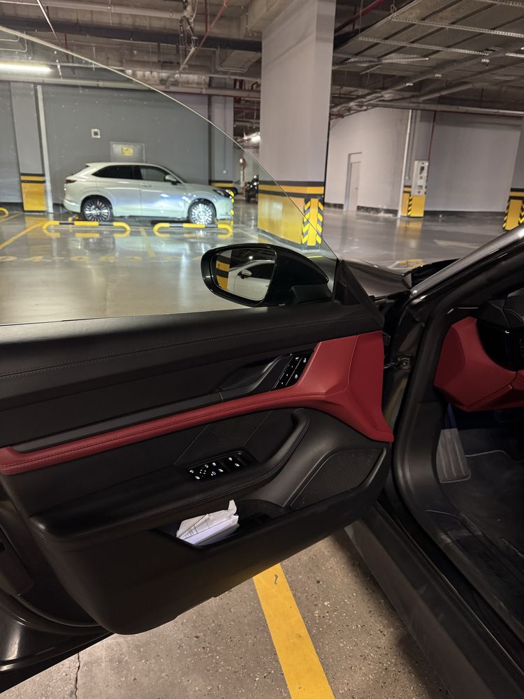 Продам свой Porsche Taycan — Идеальное состояние