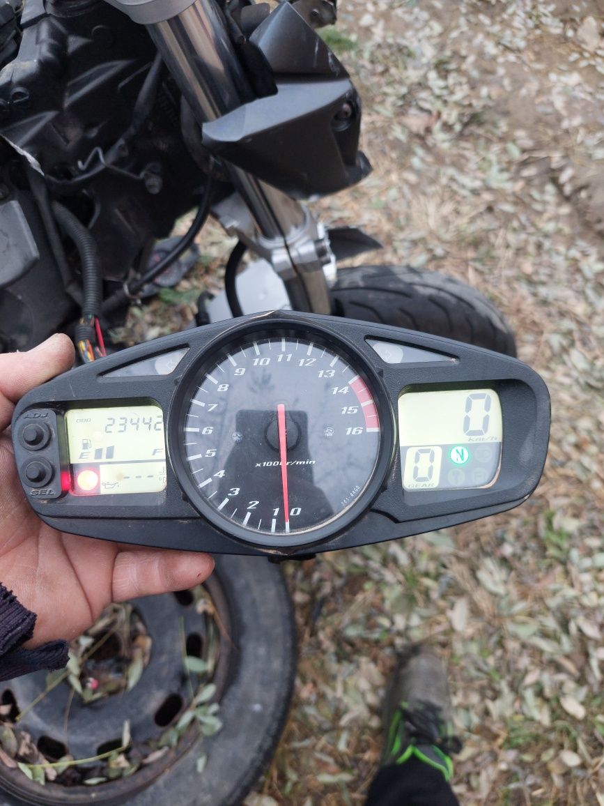 Vand Bord Suzuki GSR 600 2007