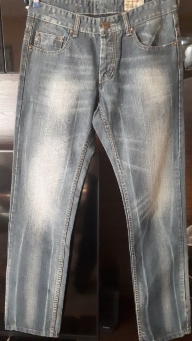 продаю  мужские джинсы
