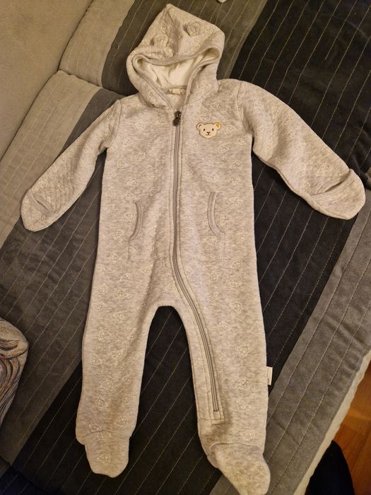 Vând set salopeta bumbac organic 74 + 2 căciuli Steiff