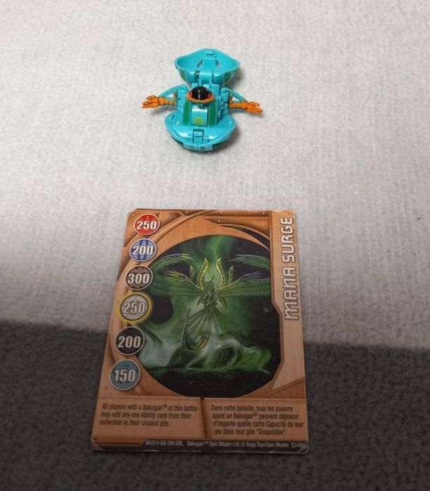 Bakugan cu Card metalice.