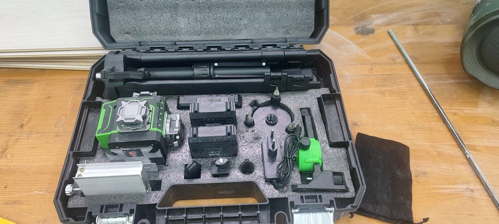 Лазерен нивелир 360