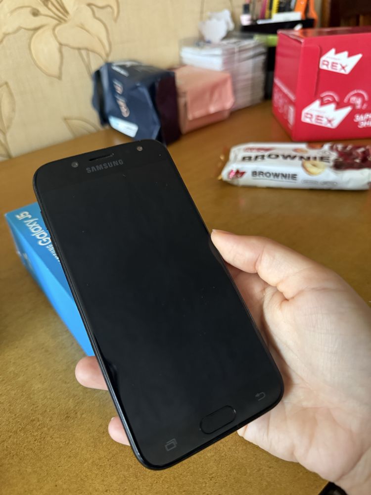 Продается Samsung Galaxy J5