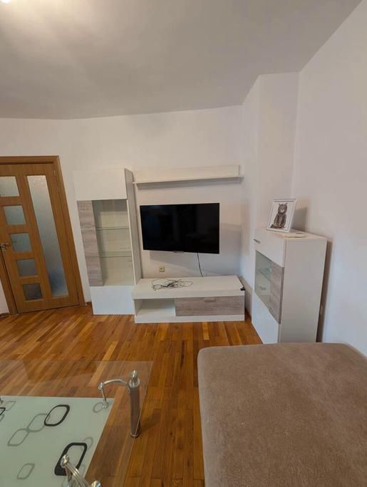 Дава се под наем Тристаен апартамент в Пловдив, Младежки Хълм - 70 кв.м за 450 € - Снимка #3