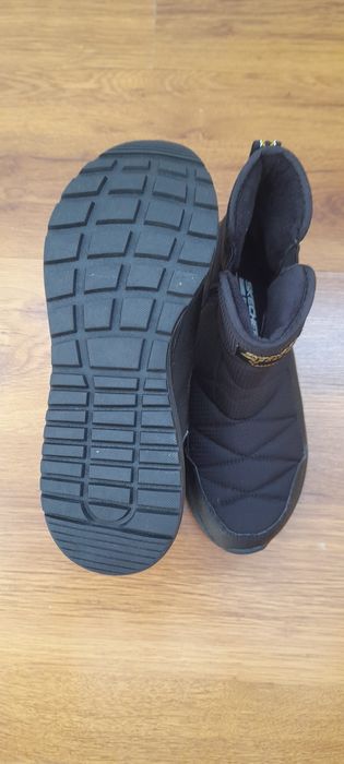 Нови Апрески SKECHERS