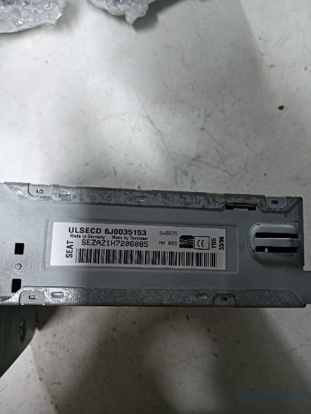 CD player auto SEAT IBIZA V (6J5, 6P1) [ 2008 - > ] 1.2 (BZG, CGPA, CJLB) 51KW|70HP OEM 6j0035153