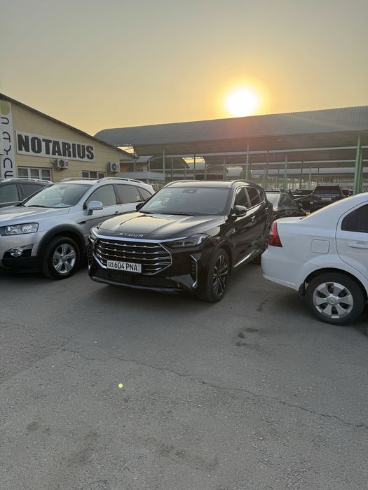 Продаю Jetour x70 plus произвоства дубая