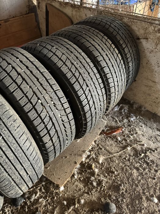 Продам Зимние б/у шины, В отличном состоянии.