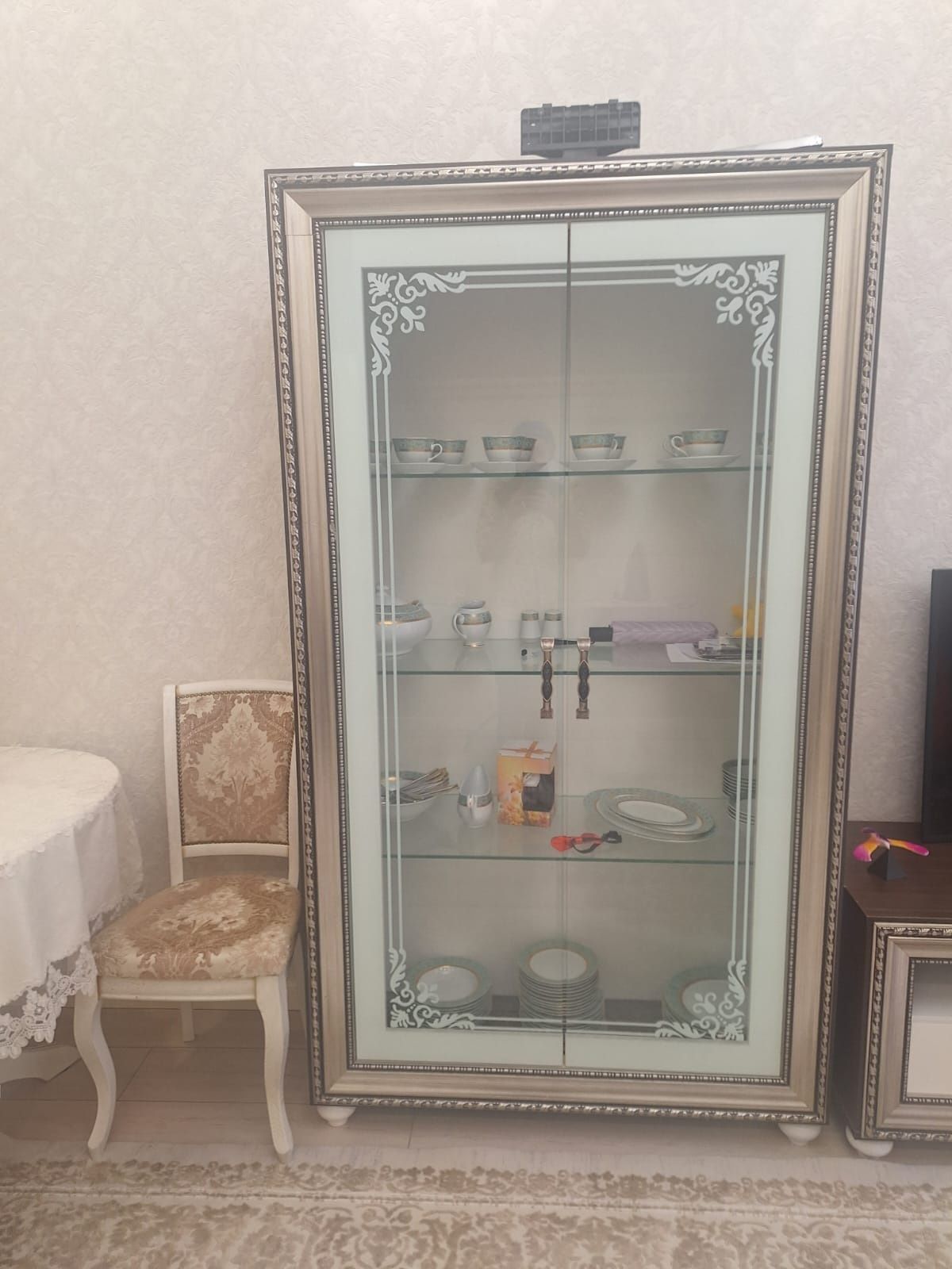 Продам сервант б/у