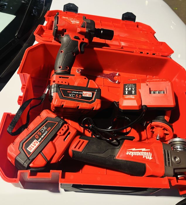 Flex & Filetanta Milwaukee cu 2 acumultatori 5 Ah + incarcator