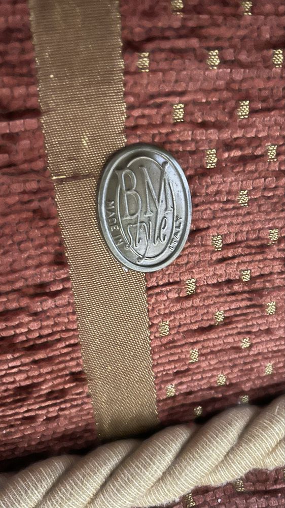 Продам диван и два кресла