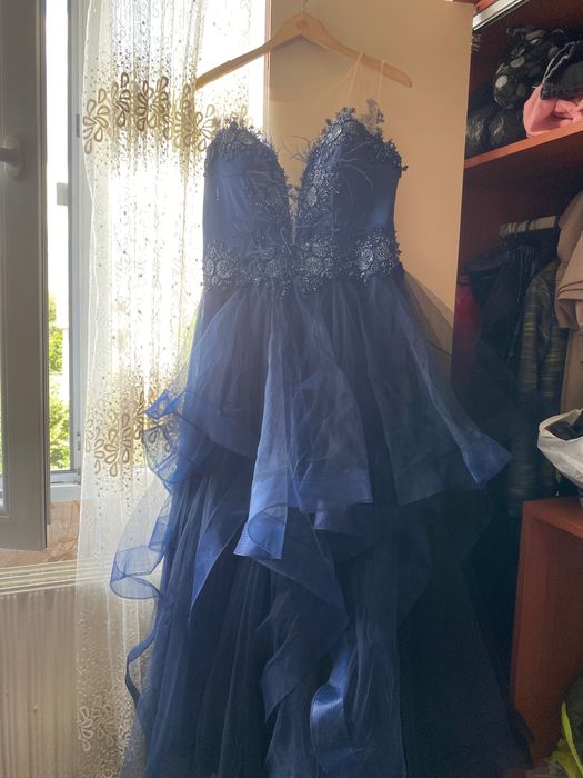 Продавам балната си рокля