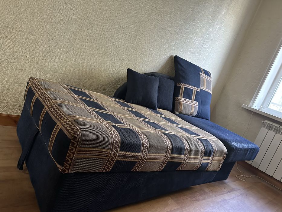 Срочно продам диван