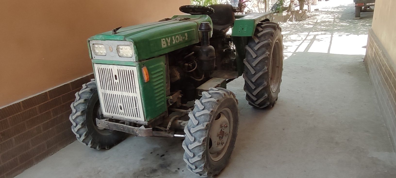 Mini traktor BY 304 sotiladi holati zoʻr manzil oʻqchi