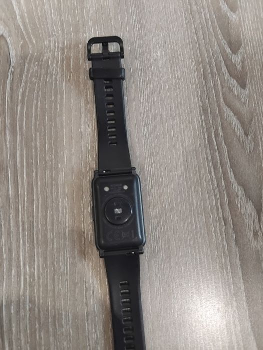 Смарт часовник Honor Watch ES