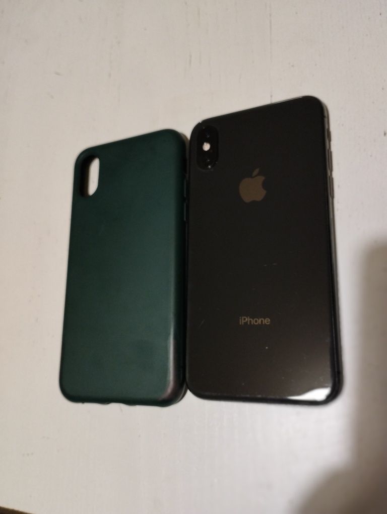 iPhone xs 256 g  900