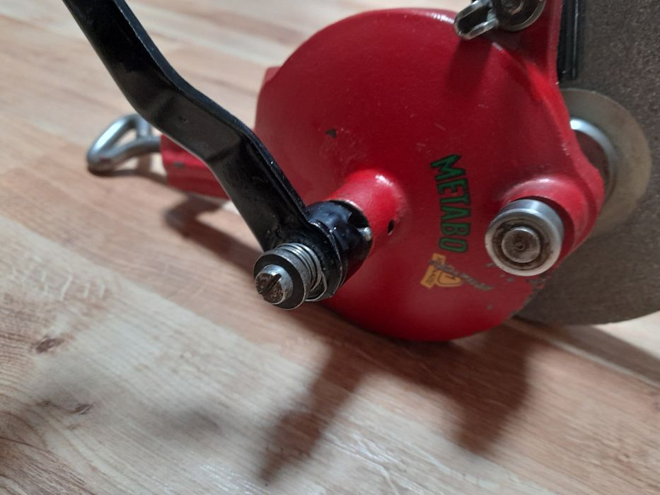 Ръчен шмиргел METABO