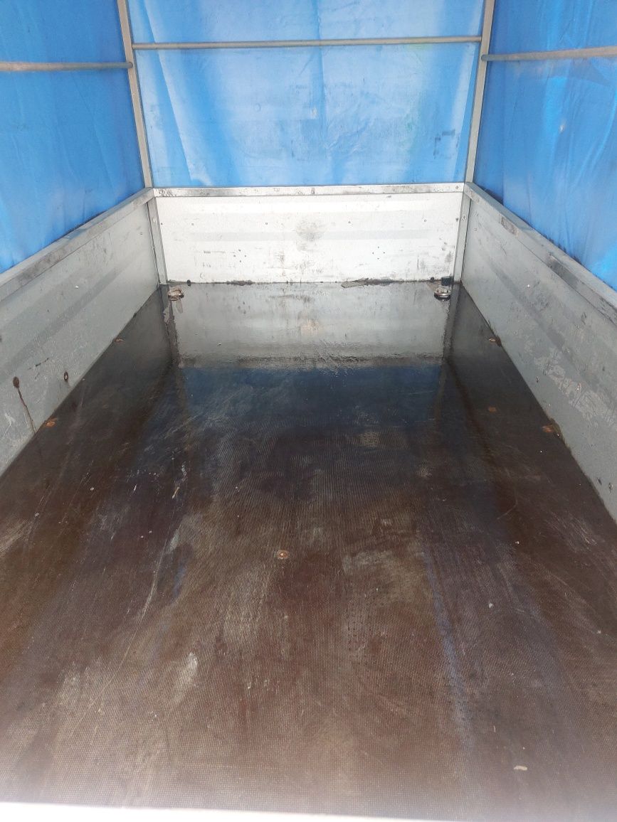 Remorca de 750 kg.