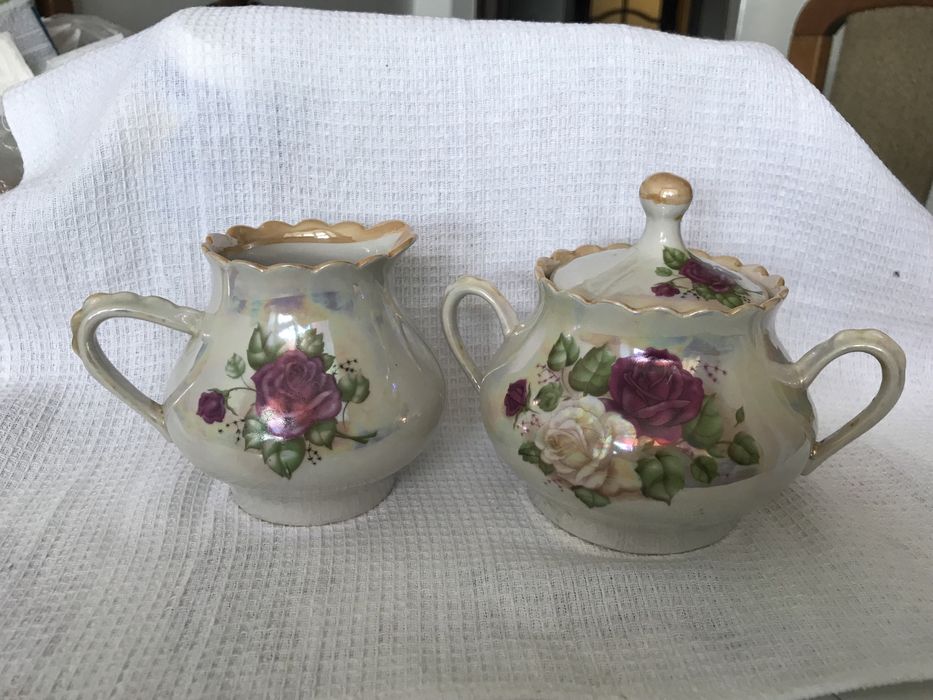 Продам сахарницу