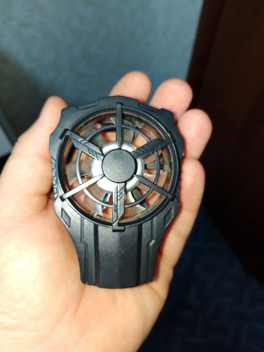 Кулер для охлаждения телефона .