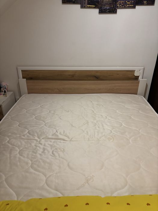 2 Paturi matrimoniale si o saltea