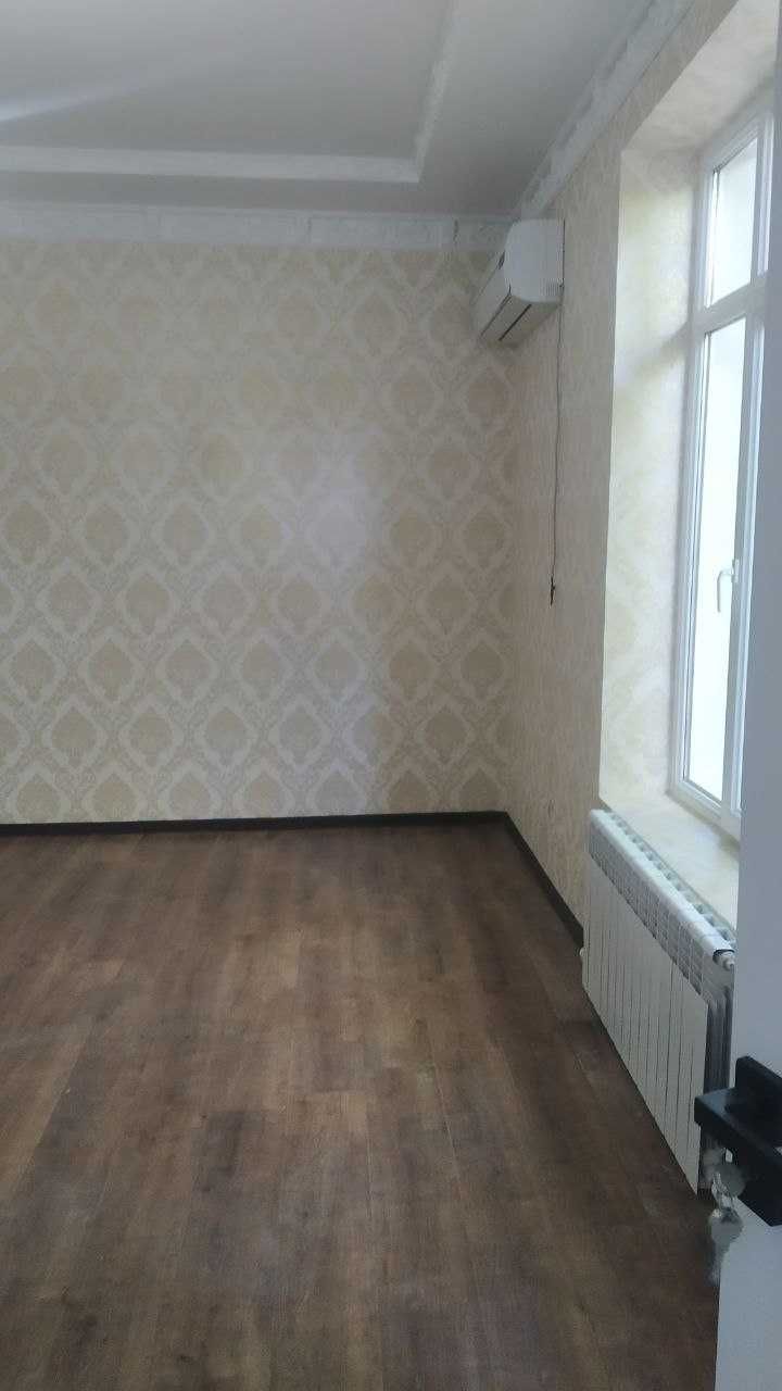 Chorsu 2sotixlik hovli kelishib sotiladi