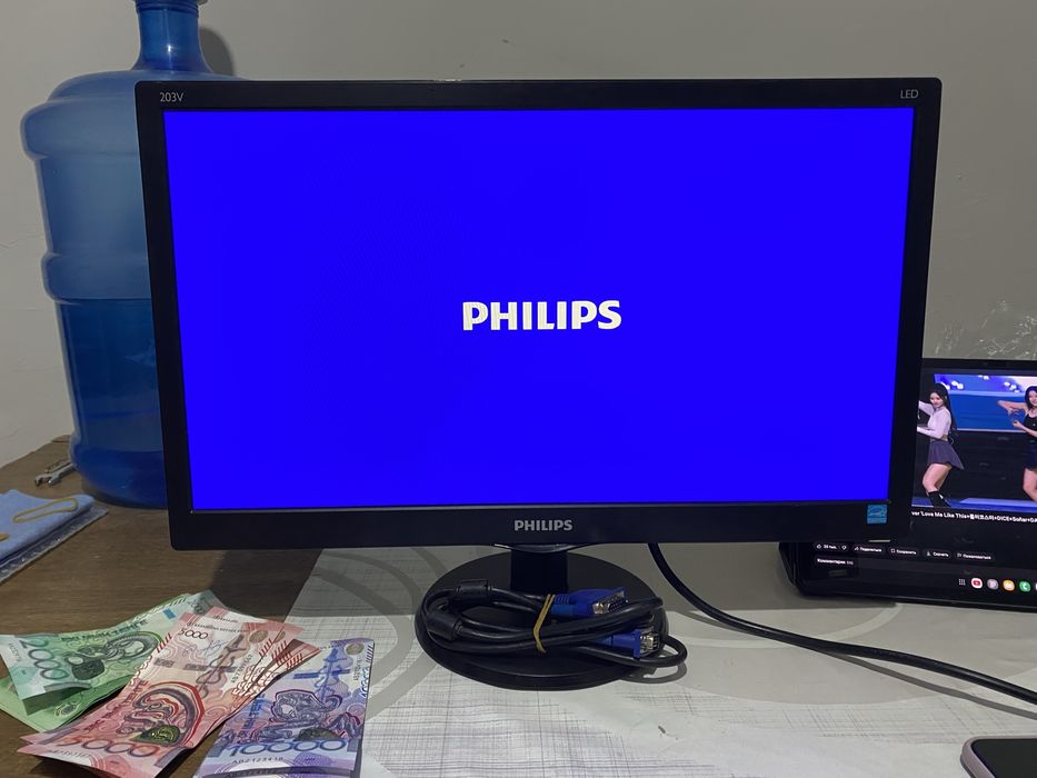 Монитор203V Philips новый