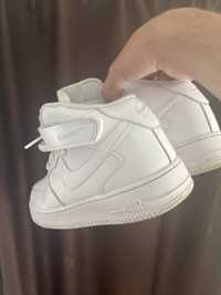 AIR Force 1 MID 42,5